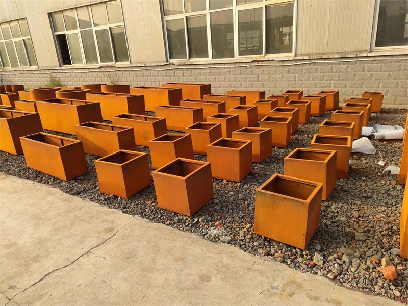 Открытые прямоугольные садовые плантаторы из металла серии Corten — прочные и стильные