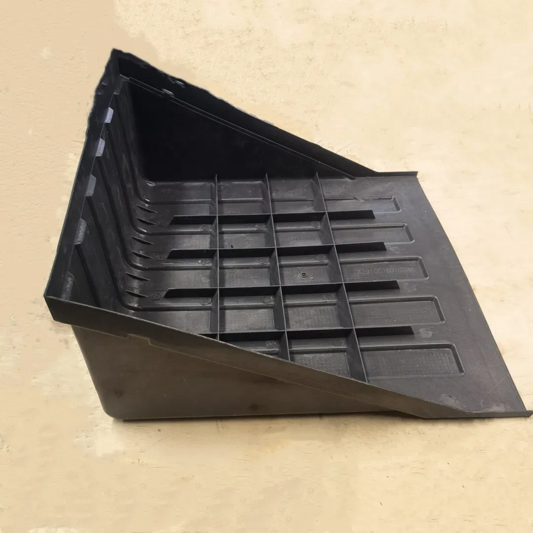 Shacman Camc FAW Foton JAC North Benz Dump Truck Weichai Yuchai Engine Parts Sinotruk HOWO A7 Battery Cover Cold Press Decoration Ring Lens Tray Az9100760102