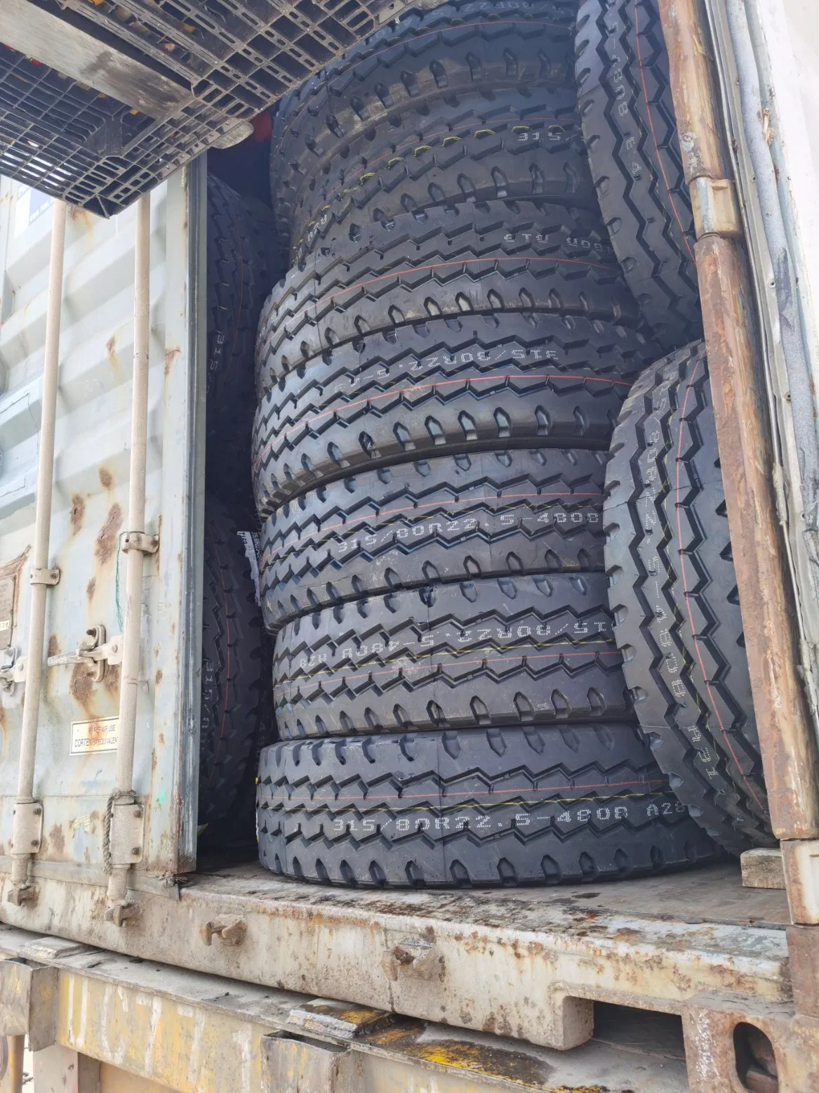 China Wholesale Radial Truck Tyre, Bus Tyre, TBR Tyre, Car Tyres, Passenger Car Tyre, OTR Tyre