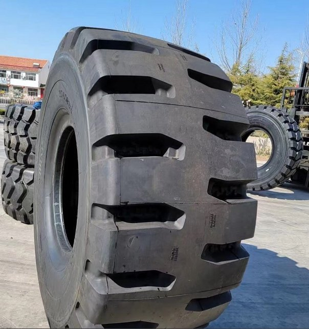 Manufacturer Truck Tyre OTR Tyre Loader Dumper off-Road Mining Kama 1400-20