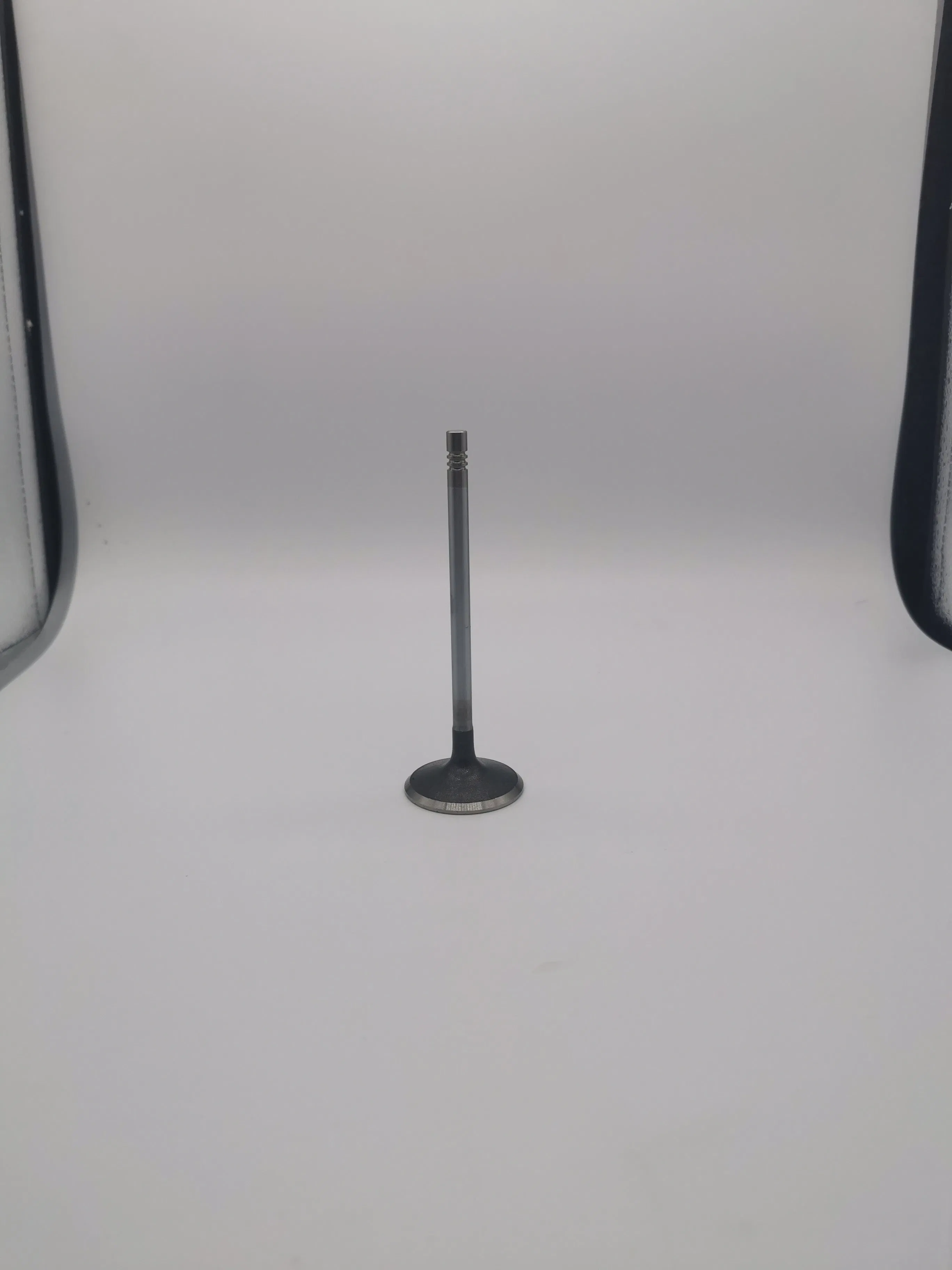 Впускные и выпускные клапаны двигателя Mercedes M272 M273