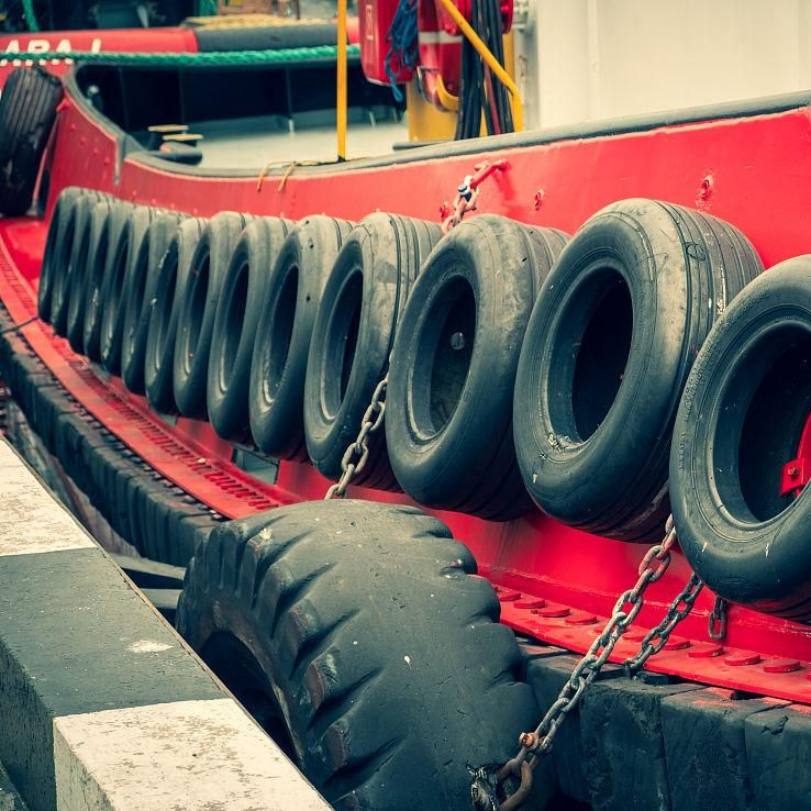 Used Tire Second Tire for Ship Berth Protection Berthing Tyre Used Boat Tires Docking Ball Tires for Boats, Fenders, Ship Fenders Tires