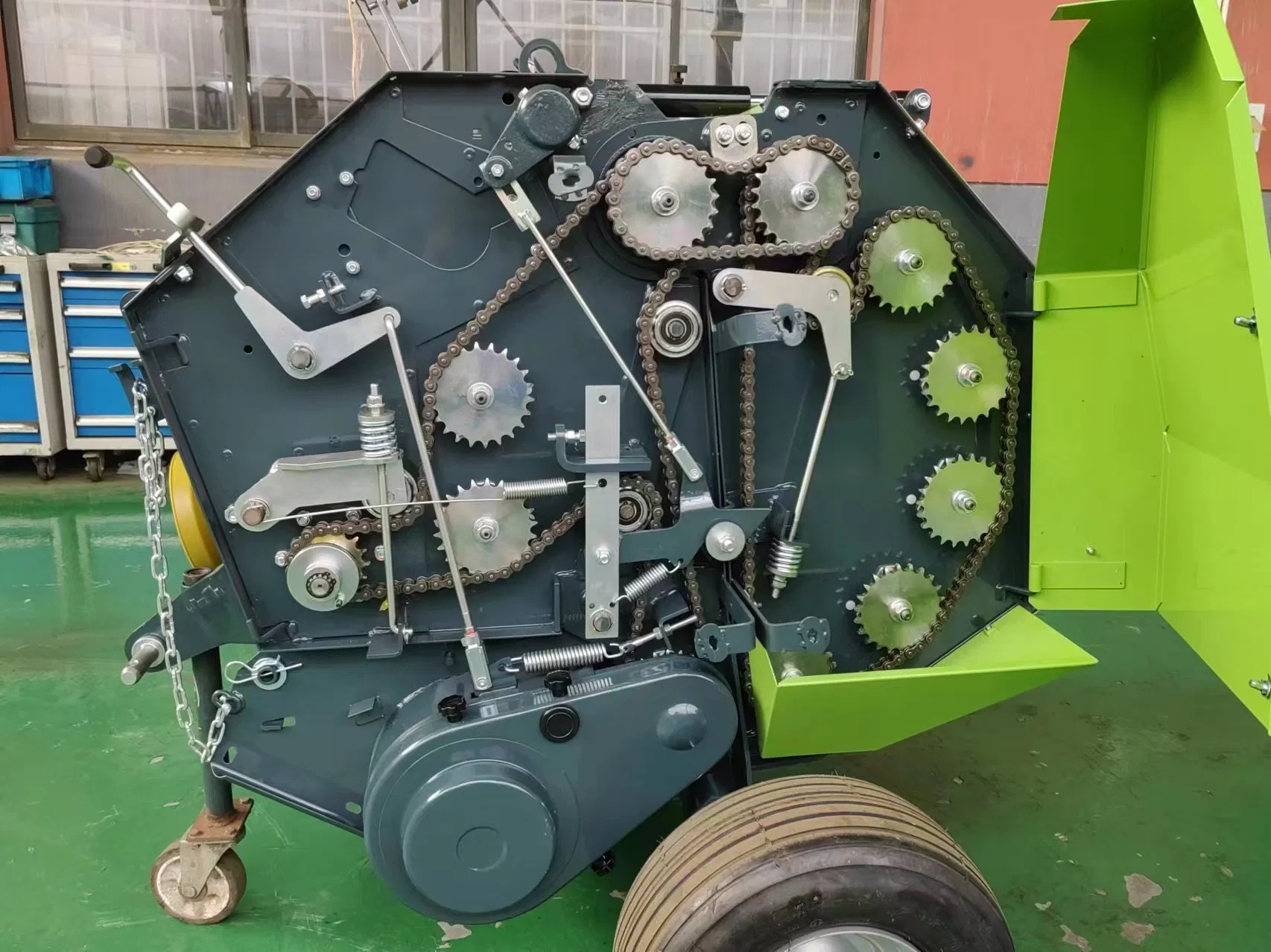 Мини-рулонный пресс-подборщик STAR MRB0870