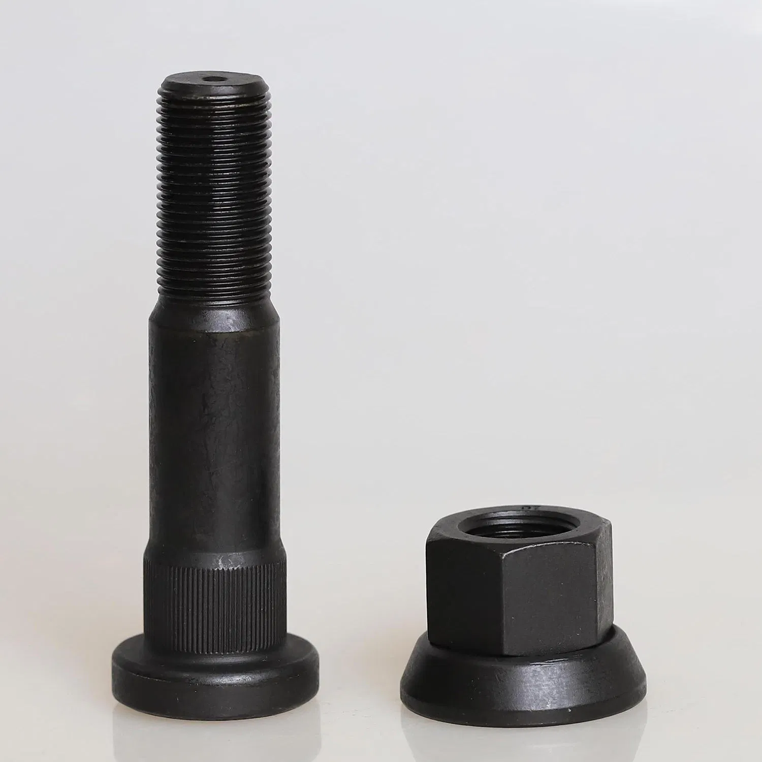 Колёсные болты и гайки для Volvo