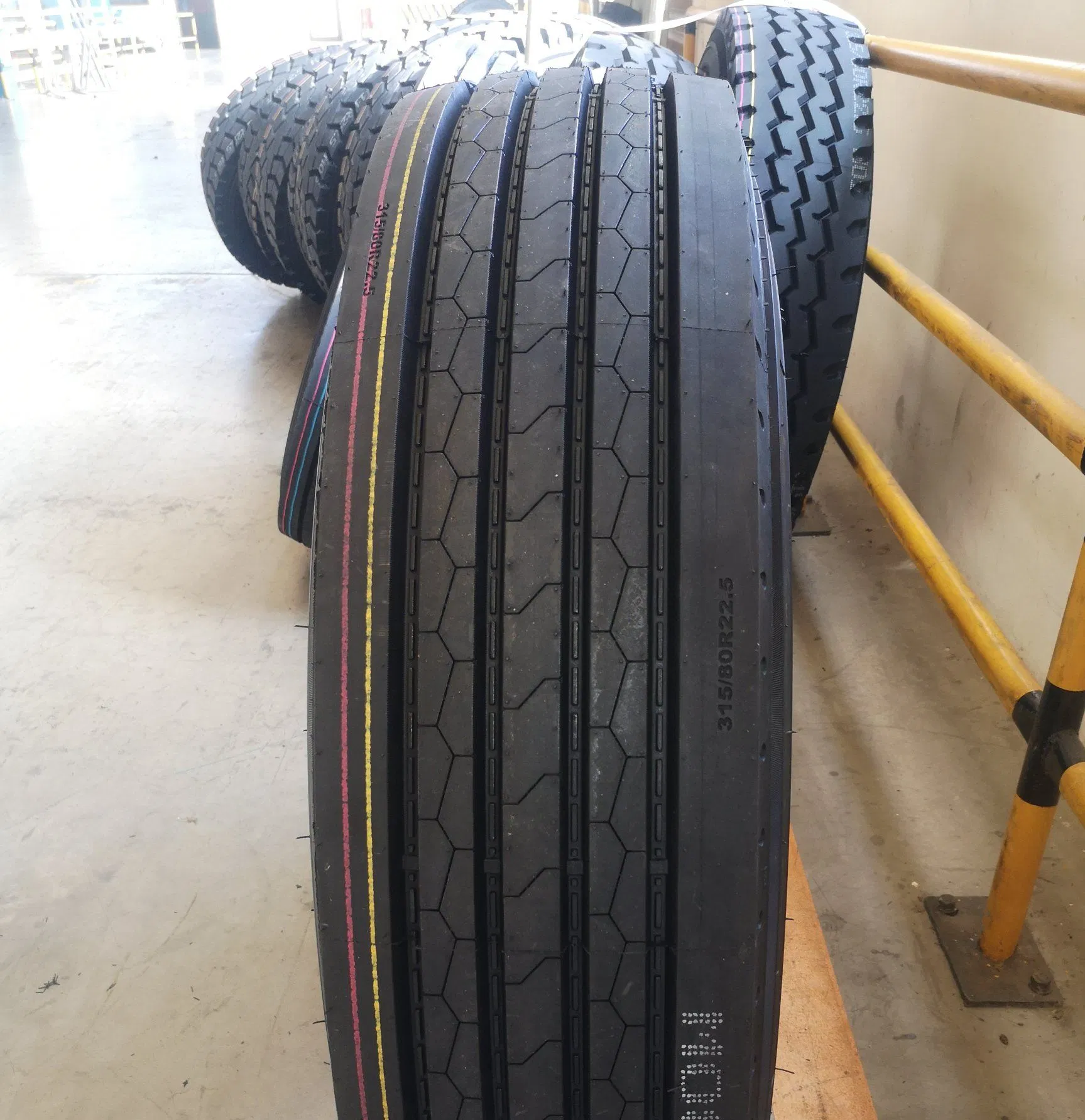 Bossway Brand Truck Tyre 315/80r22.5 Bf155 Tire with Low Price Tyre 315 80r22 5 Wholesale Tires Truck Tyre Tire From China Tyre Factory