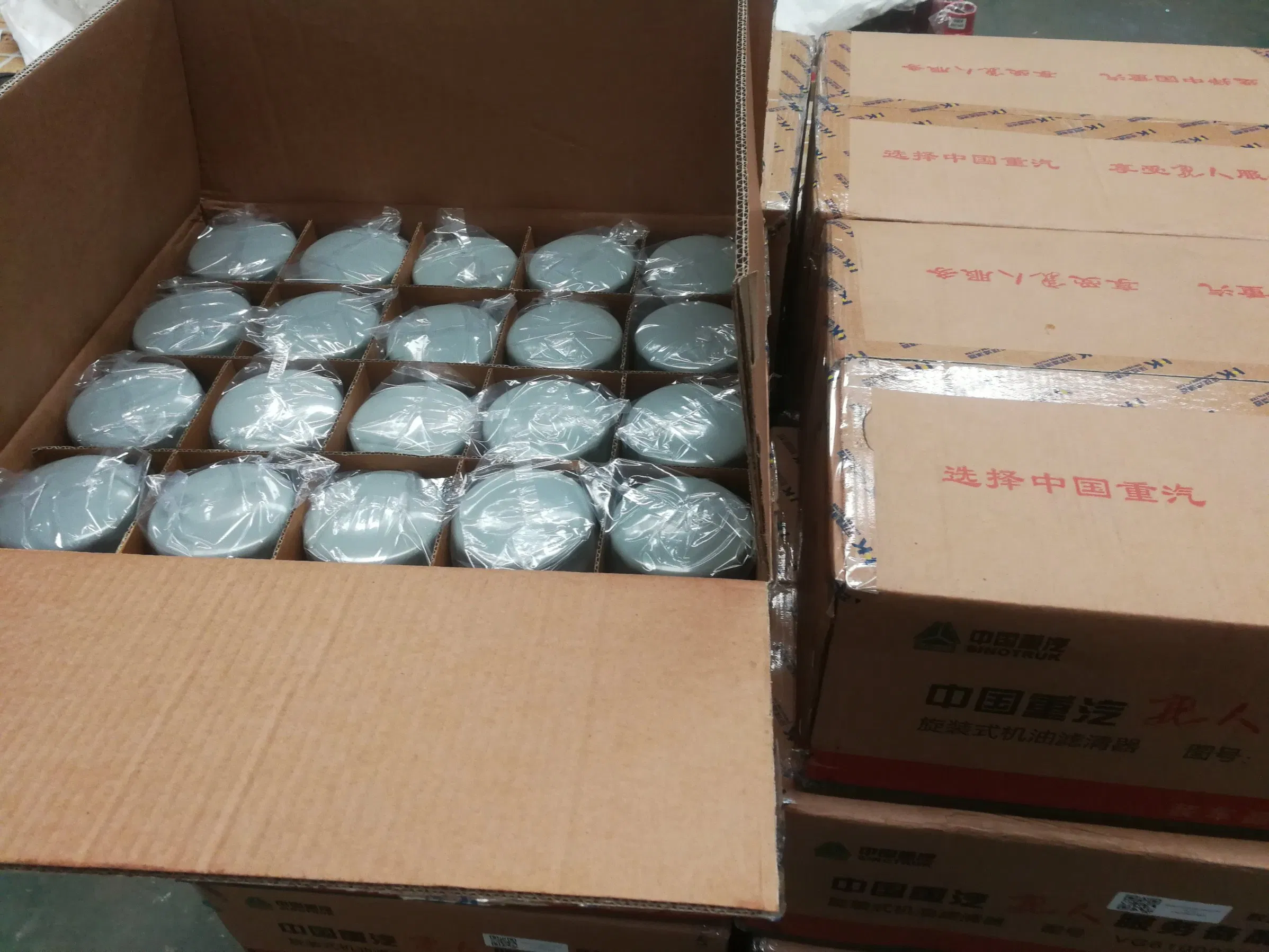 Oil Filter Vg61000070005 (JX0818) Original Genuine Products From Sinotruk