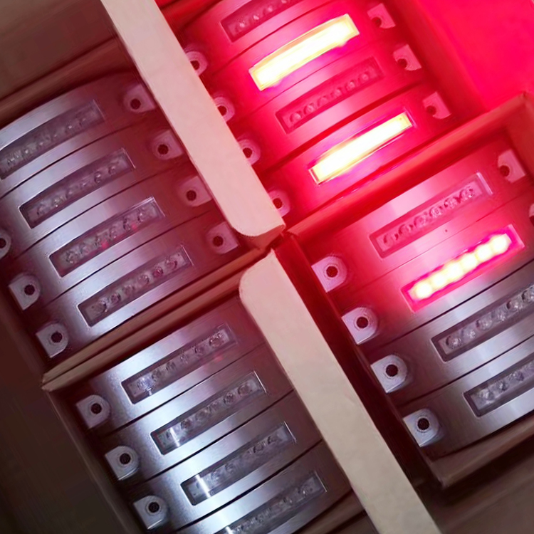 White Aluminum Case Solar LED Light Nice Road Stud with 5 Colors