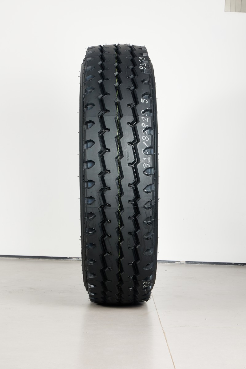 Грузовая шина 315/80R22.5 радиальная бескамерная