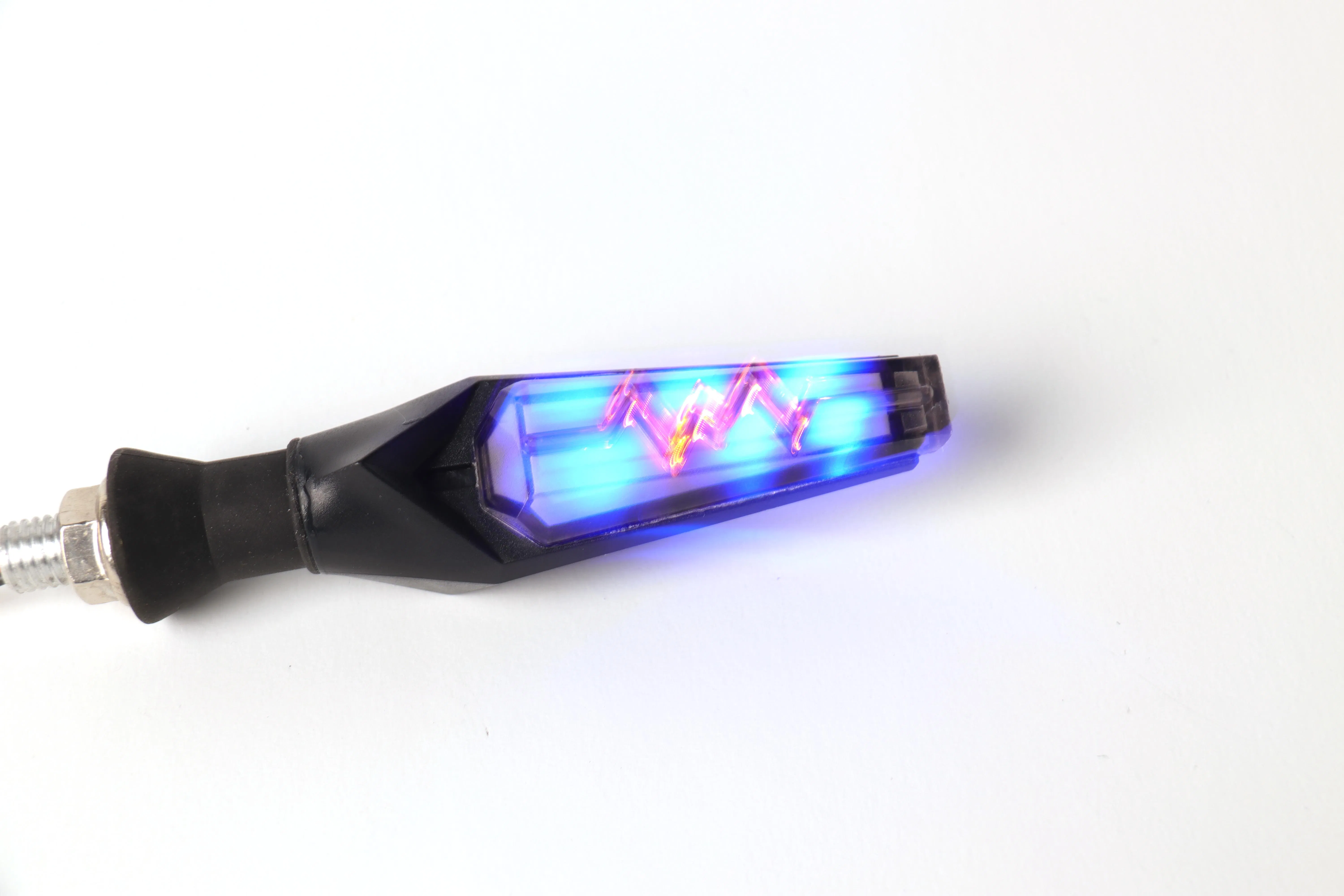 Светодиодный поворотник-череп для мотоцикла