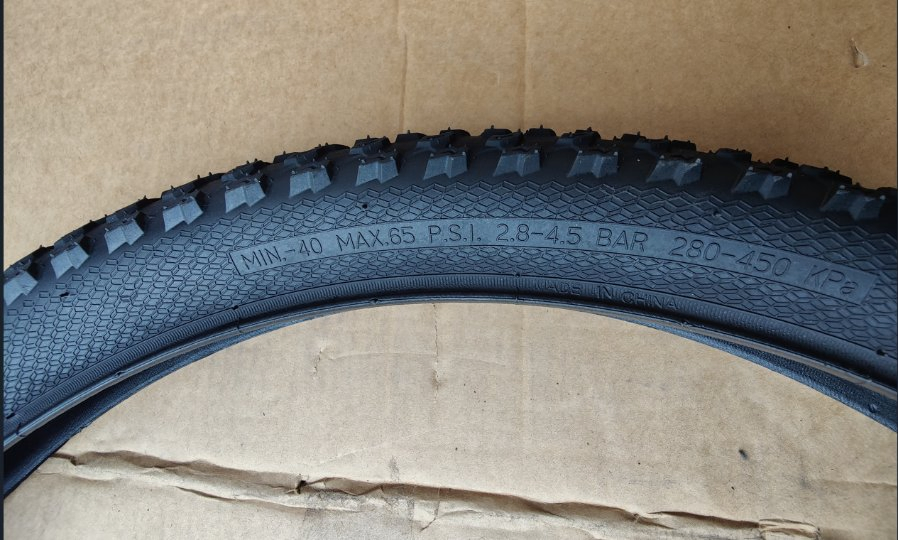 Велосипедная покрышка 27.5x2.125, черная