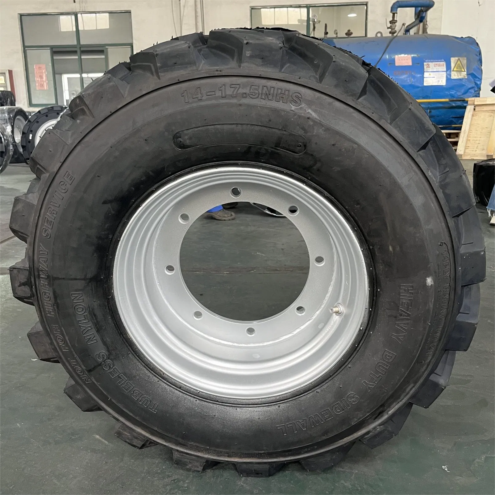 Шины цельнолитые с пеной PU для JLG, 14-17.5