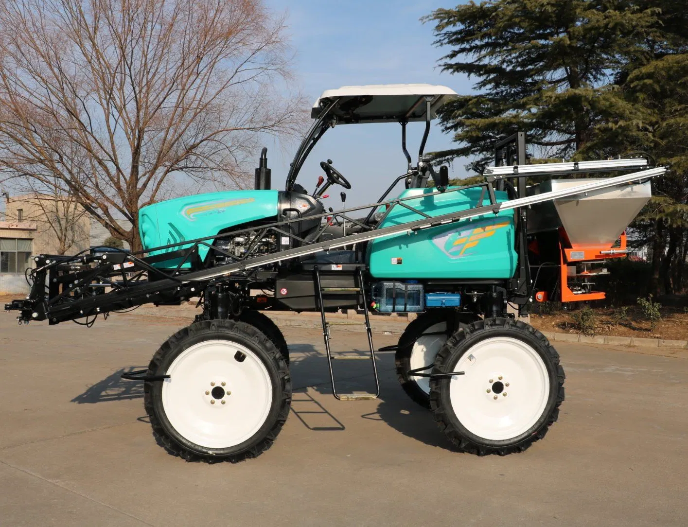 Самоходный опрыскиватель 1000л для пшеницы и риса
