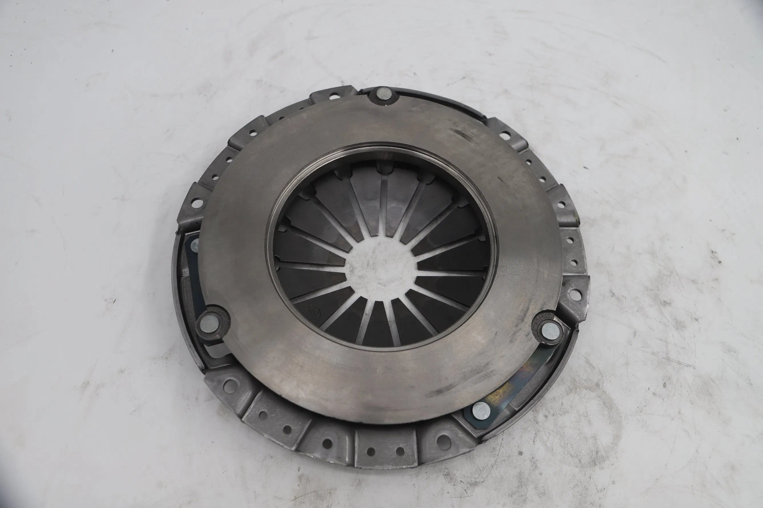 Крышка сцепления MF260-100 для самосвалов