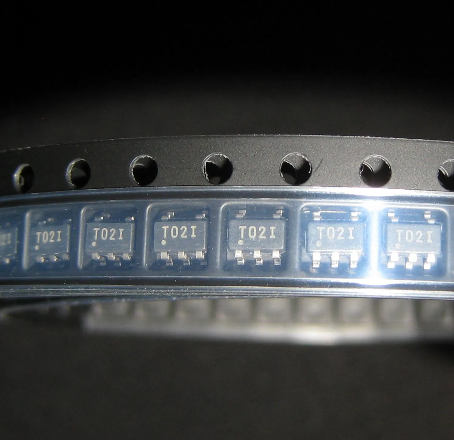 TPS72325dbvr Automotive 200-Ma, Negative, Adjustable Low-Dropout Voltage Regulator with Enable