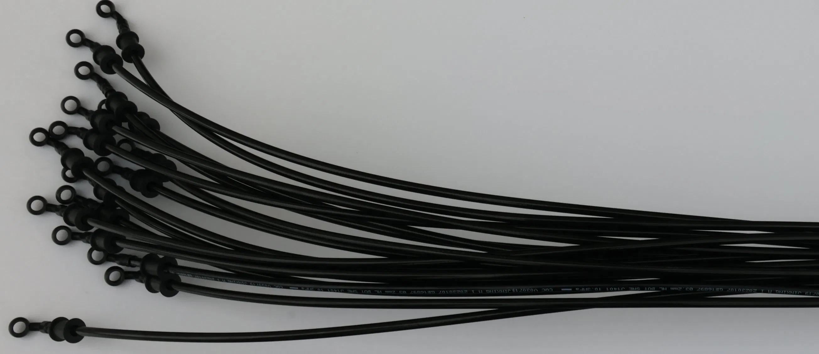 Тормозной шланг PTFE в стальной оплетке SAE J1401