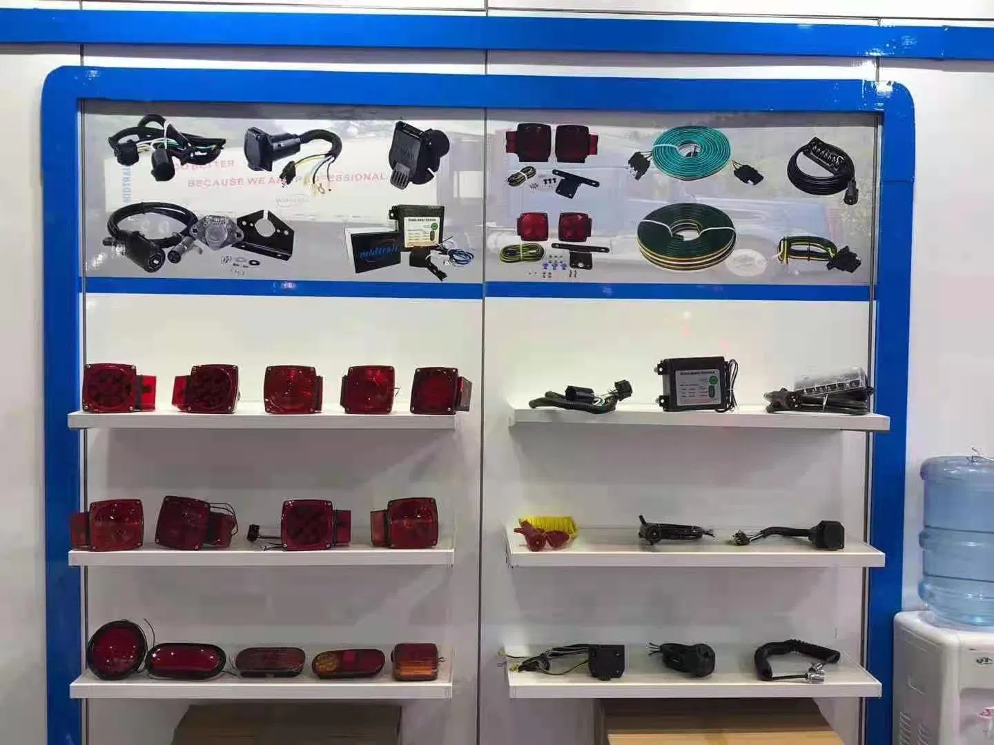 Светодиодный фонарь с подсветкой номера MIDTRAIL