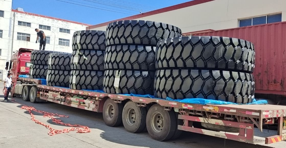 Radial Tire Industry Agriculture E4/L4 Grader Loader Grade off The Road All Steel Tire Radial OTR Tyre 35/65r33 26.5r25 29.5r25 29.5r29 High Quality