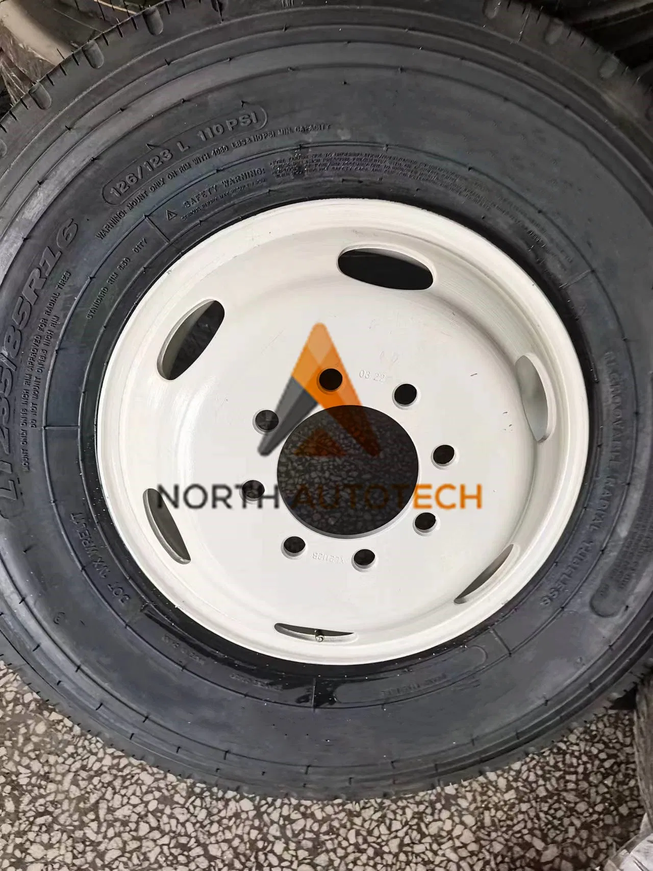 15" 8 Ply Radial Trailer Tire & Wheel - St205/75r15- 5.5X15