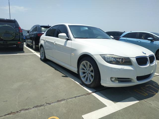 Подержанный BMW 325i 2012 года с бензиновым двигателем