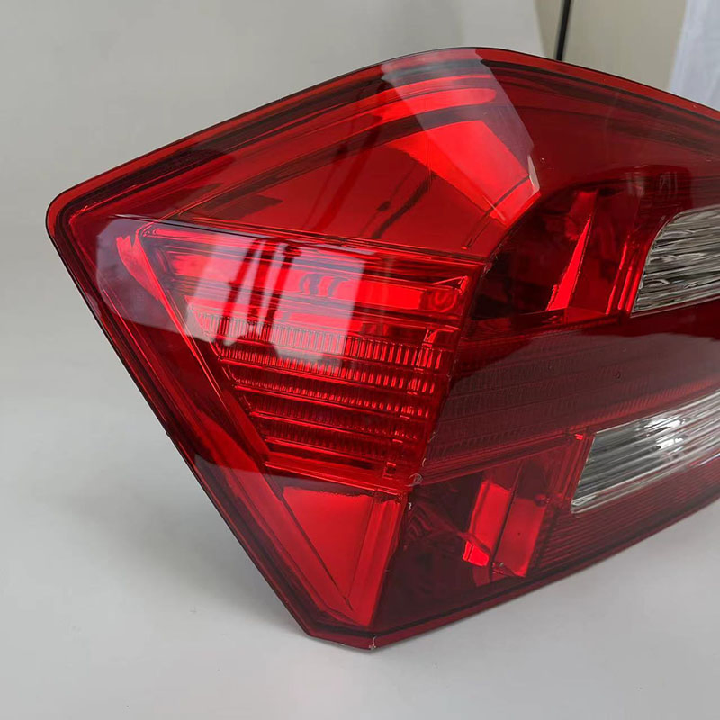 Универсальный стоп-сигнал и фонарь заднего хода для авто