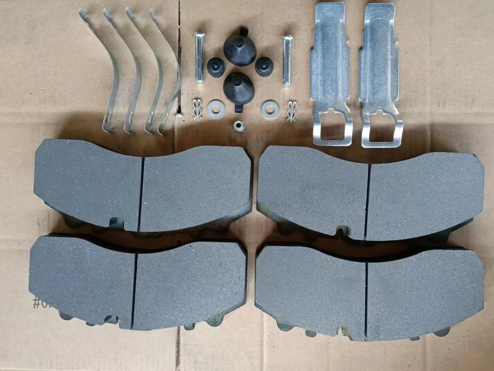 Factory Semi Metal Front Disc Brake Pad Good Quality No Noise for Mercedes Benz Truck 29087