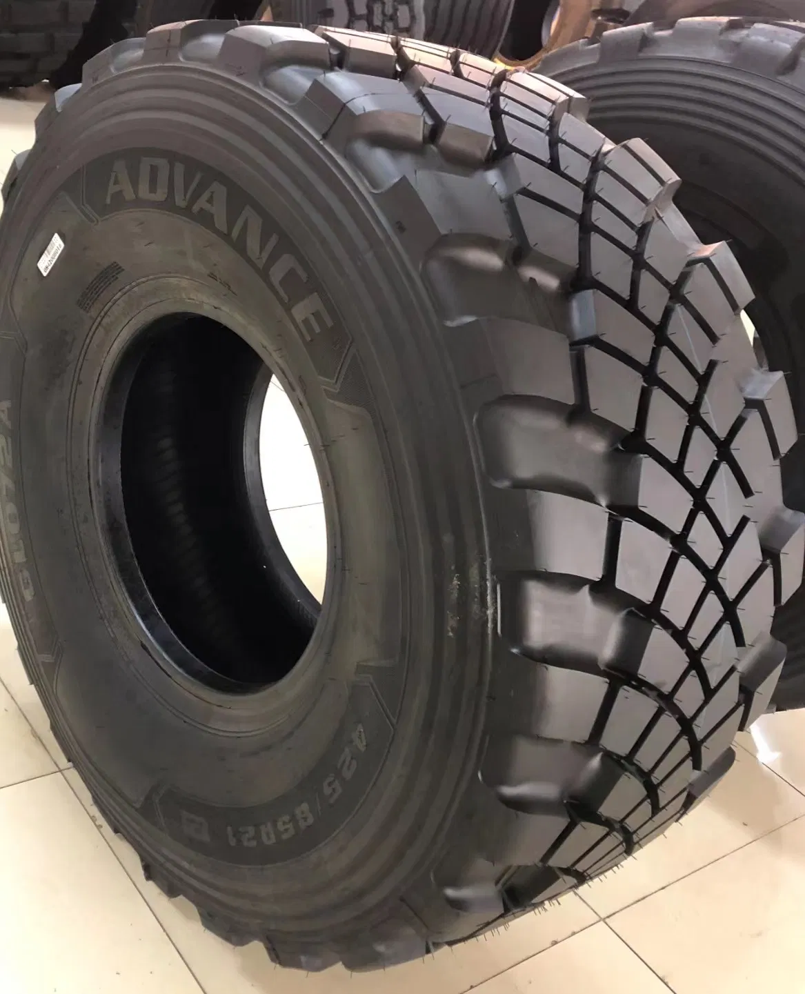 Dump Truck Crane Mining Lifting Equipment Loader Advance Brand Radial OTR off The Road Tires 17.5r25 20.5r25 23.5r25 26.5r25 29.5r25 425/85r21 27.00r49