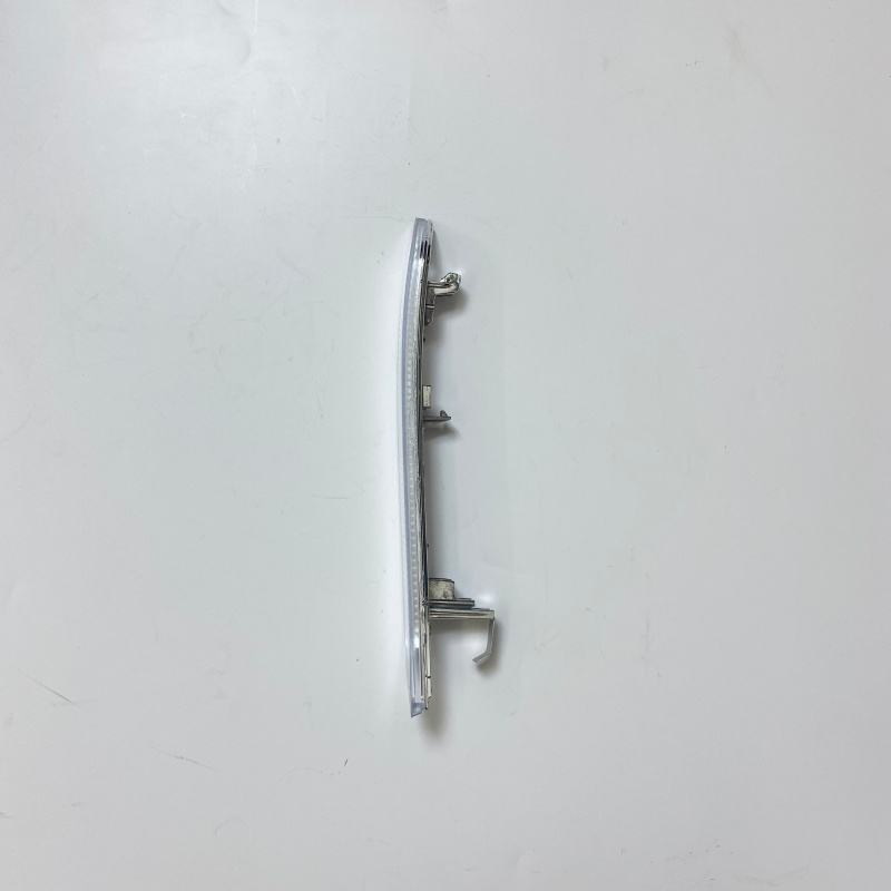 Отражатель переднего бампера для BMW X6 2007-2010