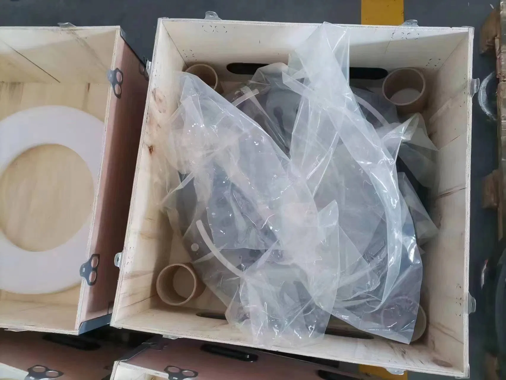 Wholesale Sinotruk Auto Spare Parts Clutch Pressure Plate Assembly Wg9114160011 for HOWO