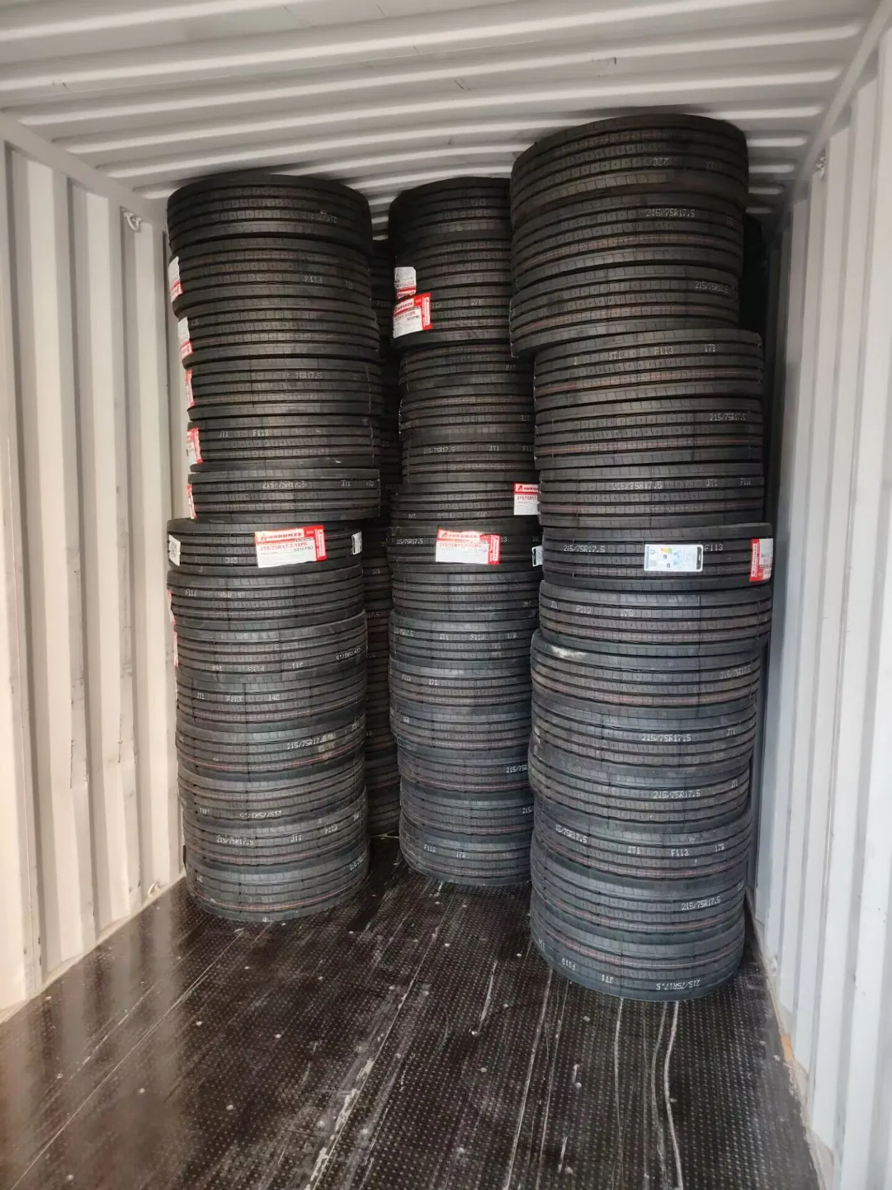 Грузовая радиальная шина 215/75R17.5 Aurunze