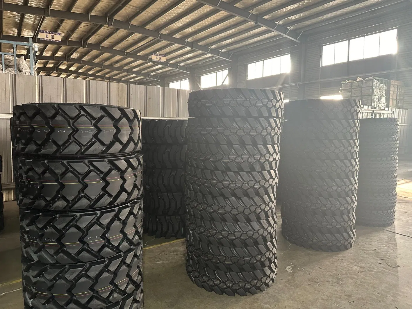 Шины для мини-погрузчиков 10-16.5, 12-16.5, 14-17.5 TL