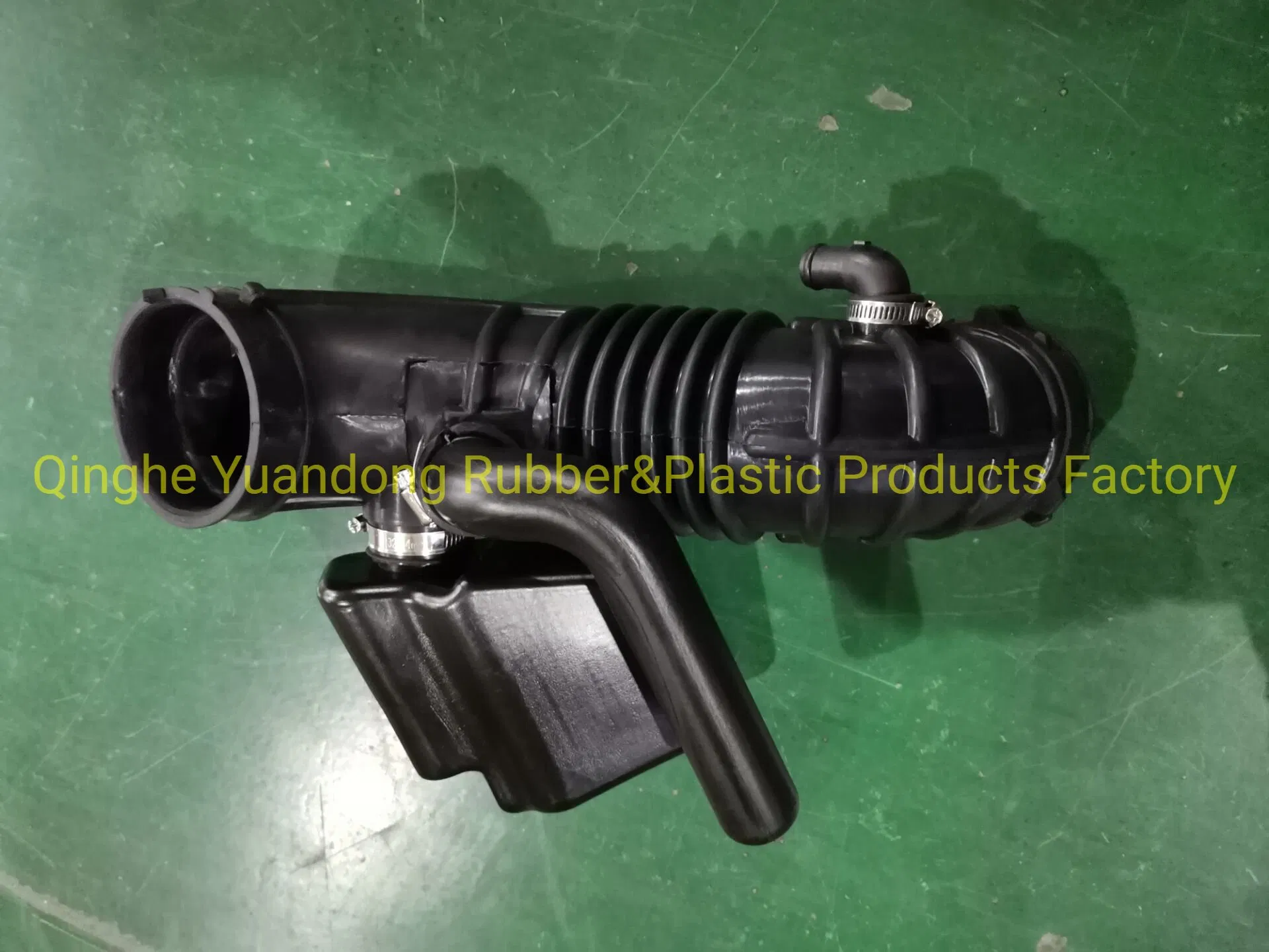 Воздушный патрубок KIA Sorento 2.5 CRDi 28130-3E210