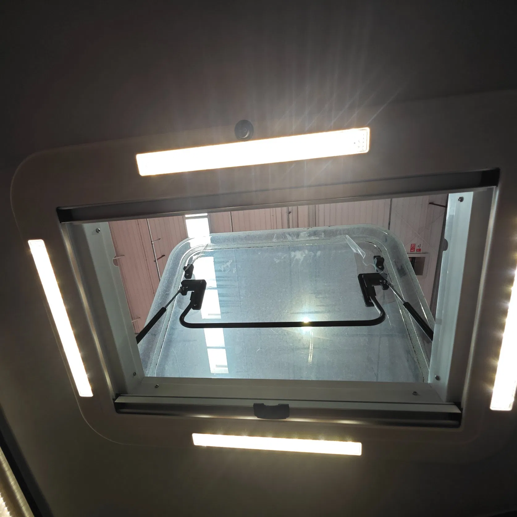 Factory Supply OEM 800X500mm Caravan Top Window with Aluminum Top Frame