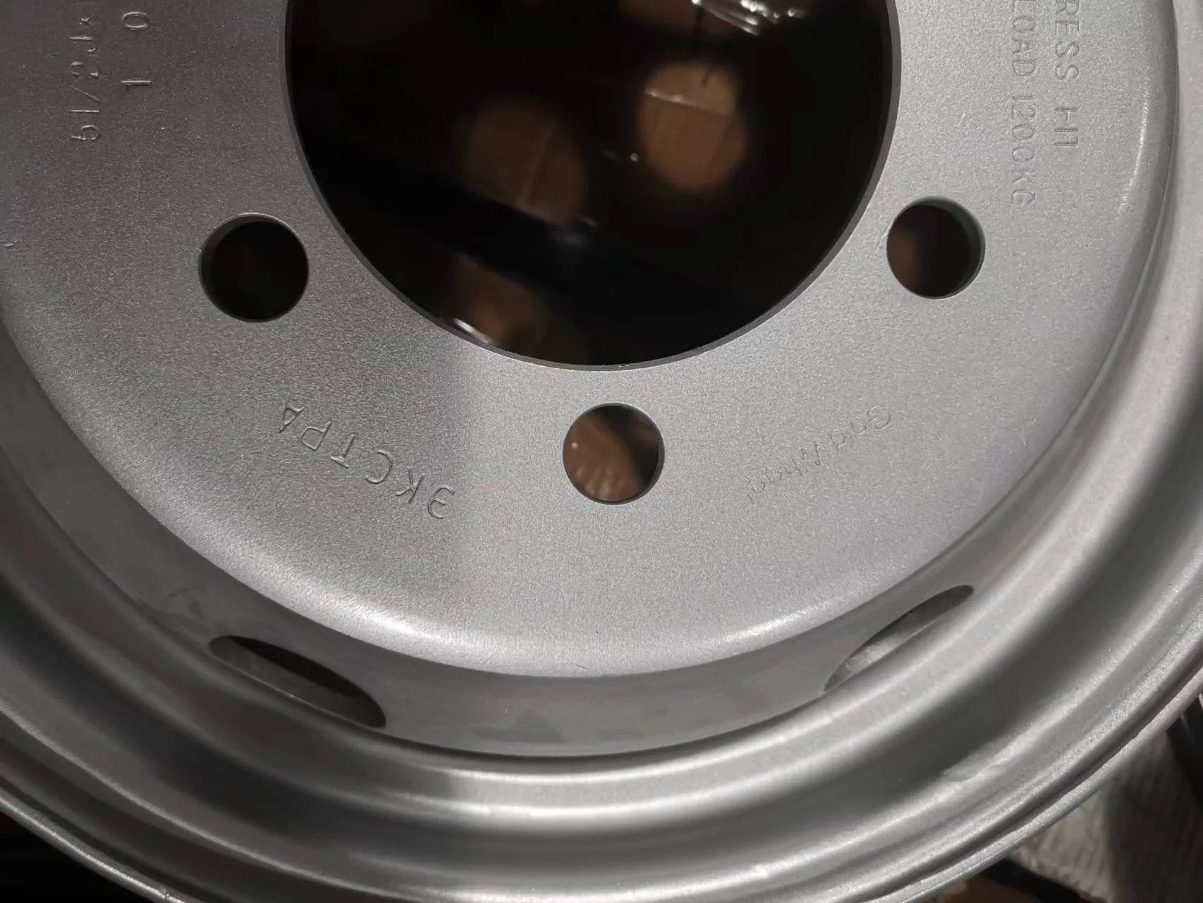 Стальной диск 5.5Jx16 для грузовиков