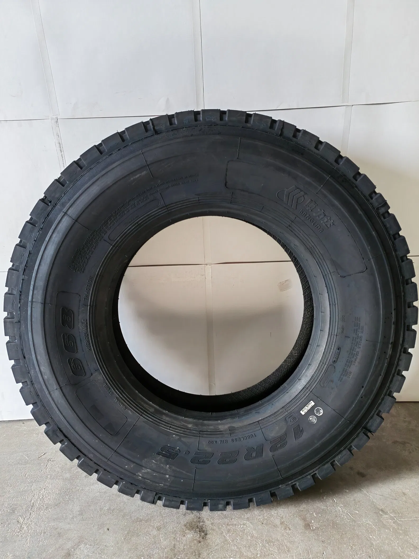 Top Tire Brands in China Discount Wholesale 12r22.5 Heavy Duty Radial Tubeless TBR Truck and Bus Tyre