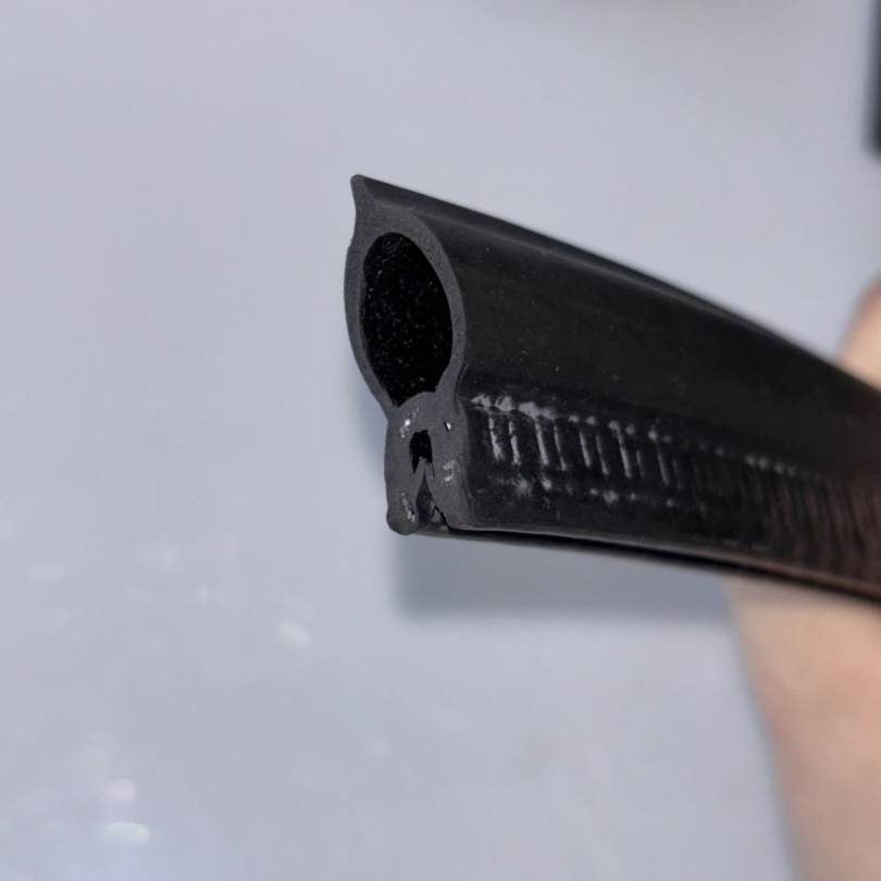 Three Compound Sealing Strip Rubber Strip EPDM Cowl Rubber Seal