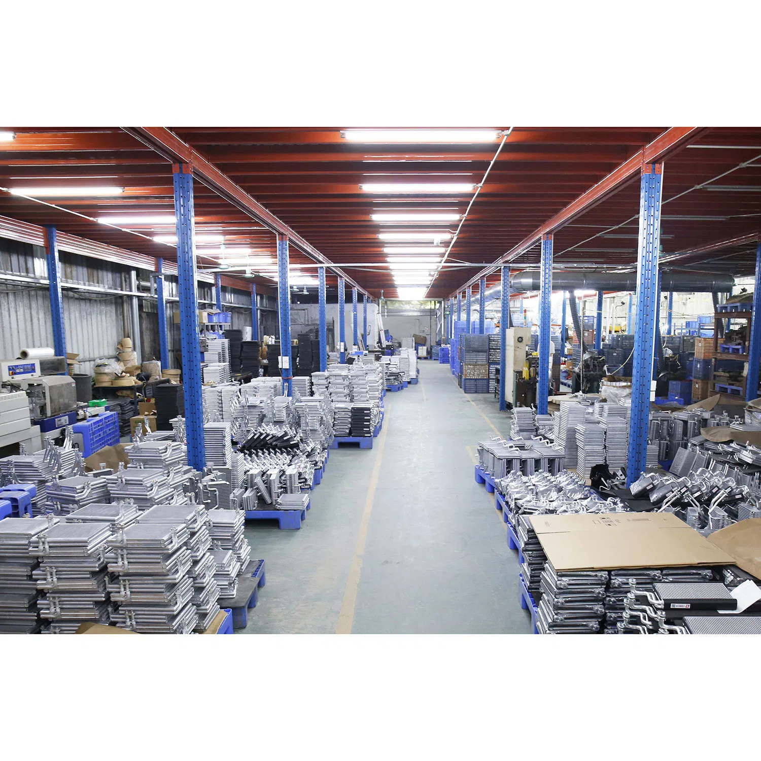 Интеркулер для Toyota RAV4 E+ 2.5л 2020