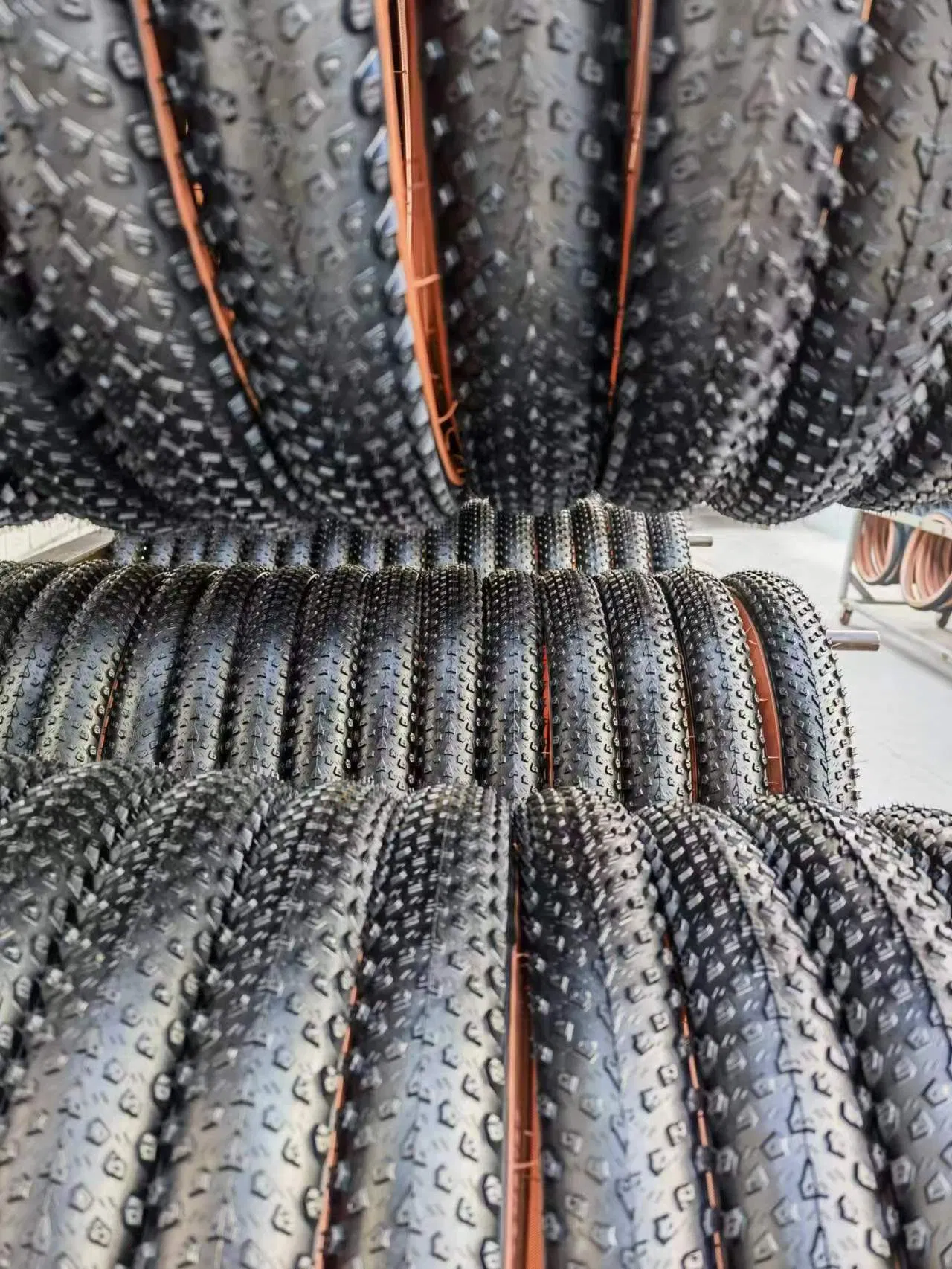 Зимняя шипованная покрышка Speedmile для фэтбайка