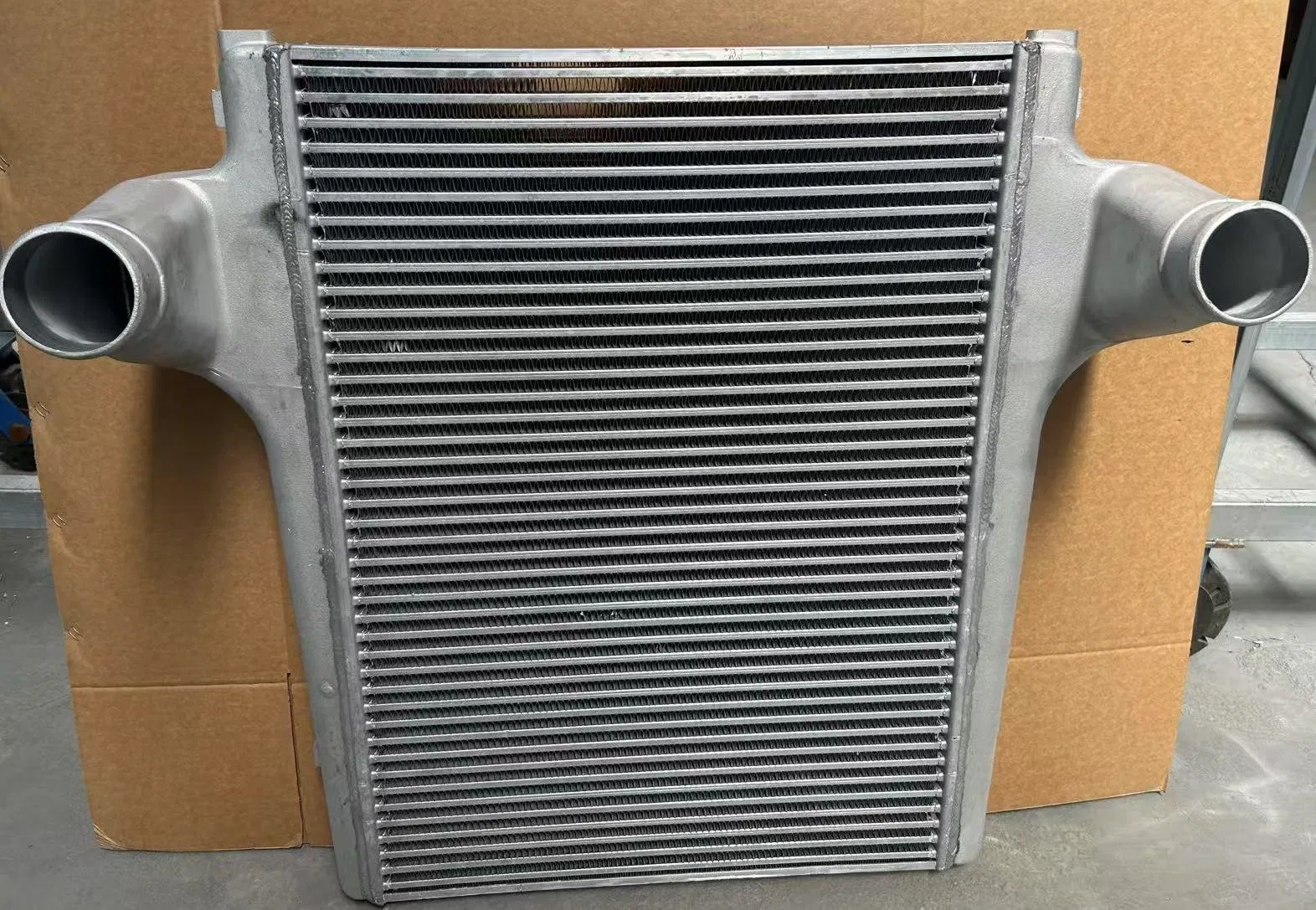 Интеркулер для грузовиков T45L1, алюминиевый