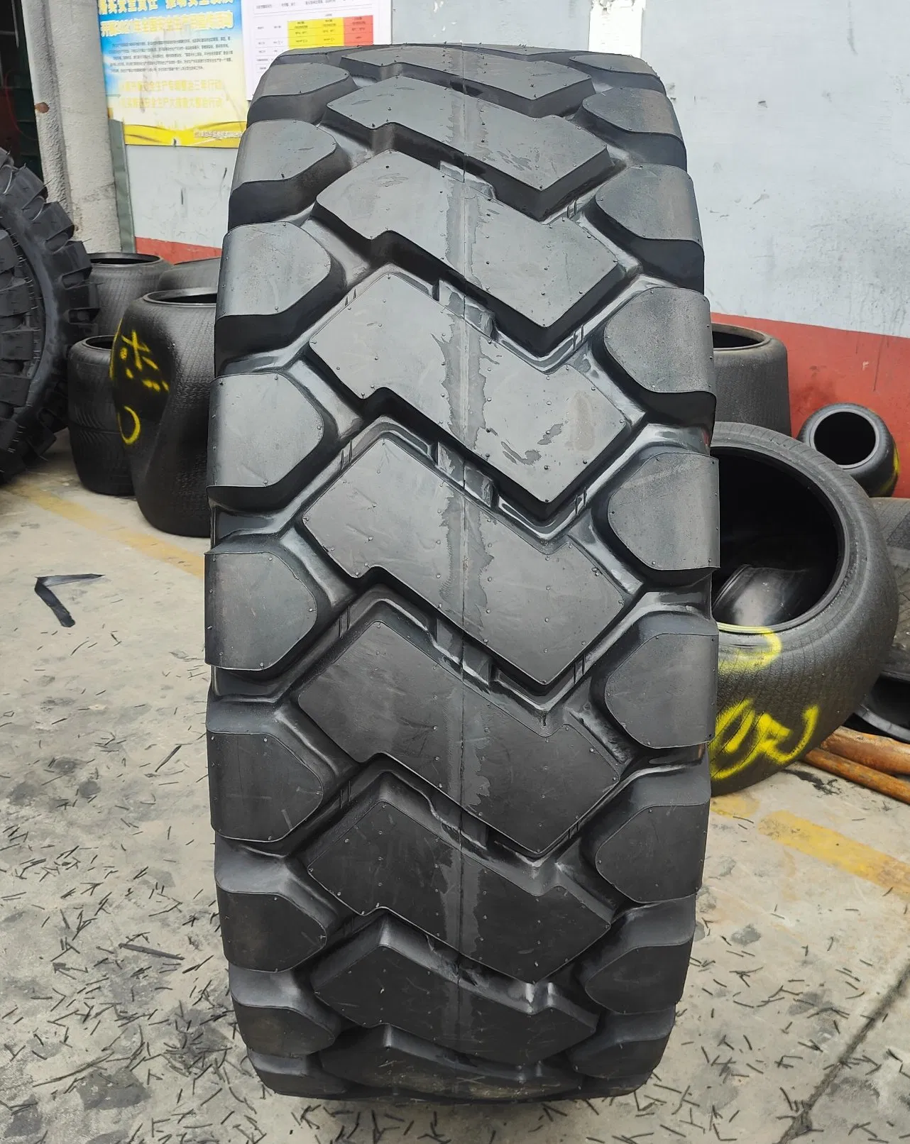 off Road Tyre 23.5-25 for Heavy Industrial Machine High performance