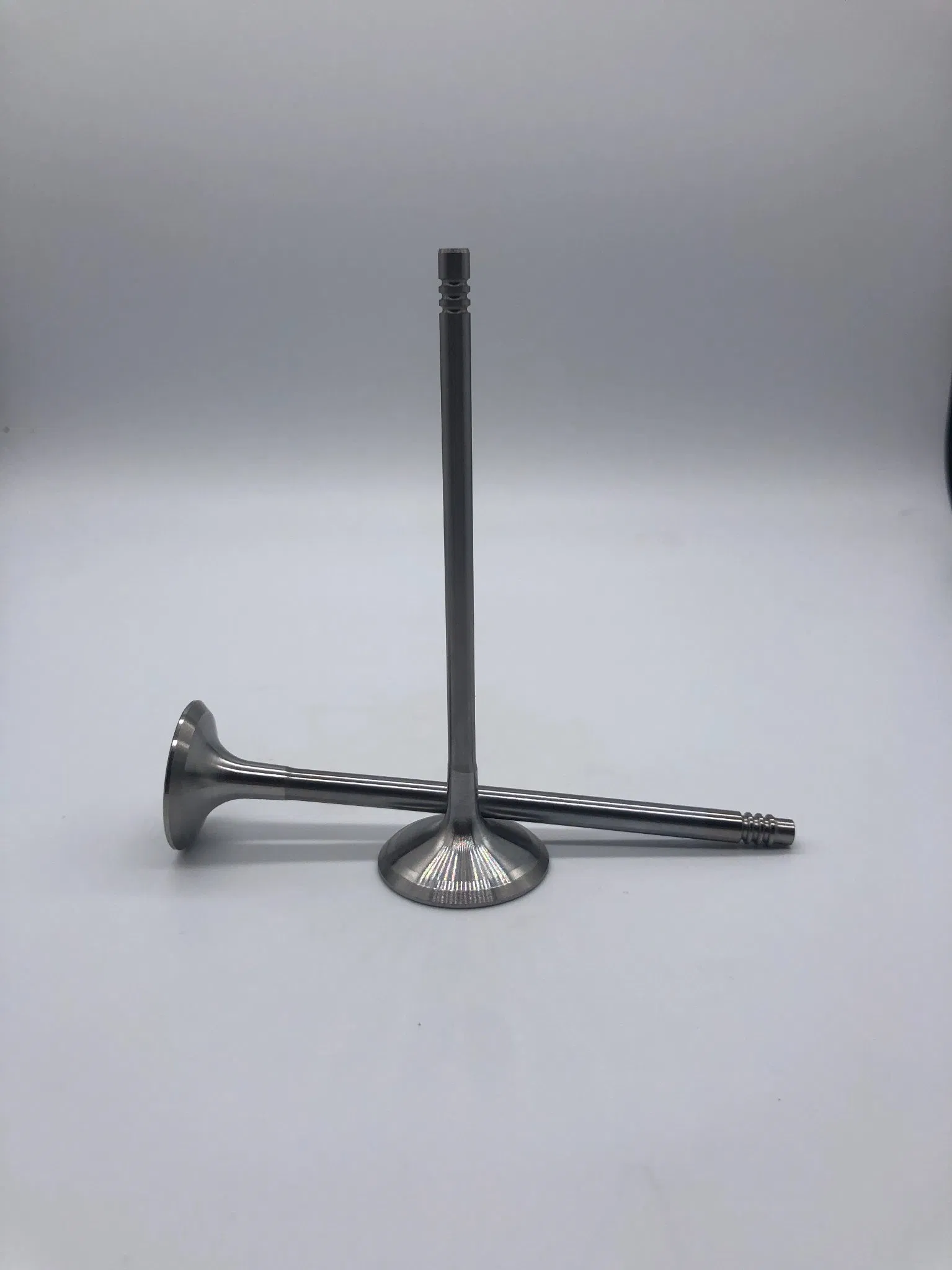 Впускные и выпускные клапана двигателя BMW N54 N55