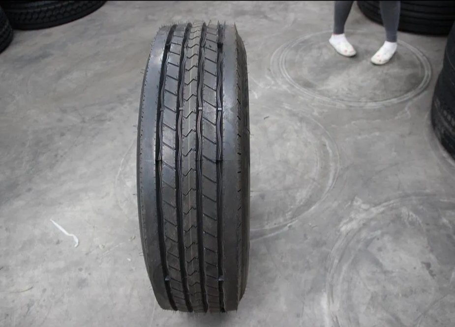 Super Single Wide-Base Truck Tire, High Load Capacity and Lightweight, a Perfect Replacement for Traditional Dual Tires.