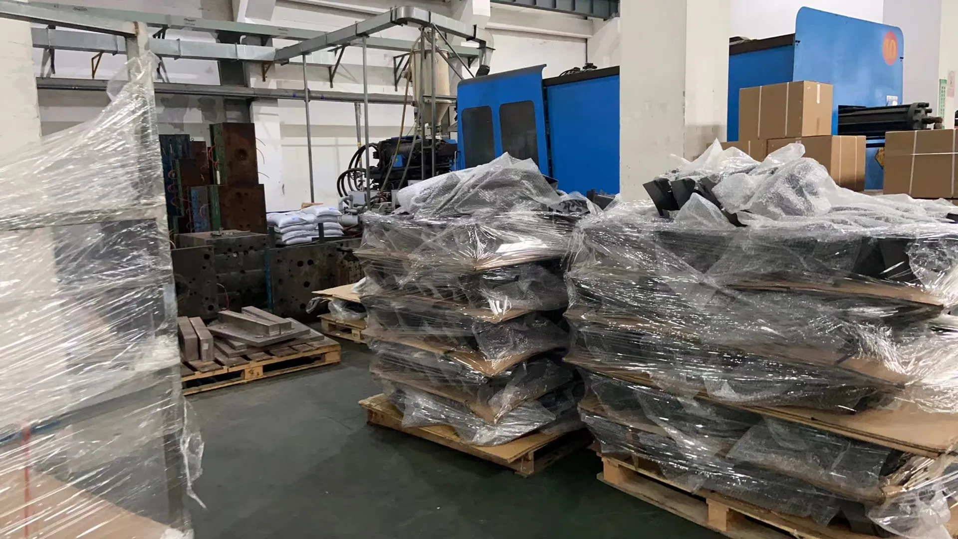 Car Bumper Front Bumper Grille Kit for Toyta RAV4 2023