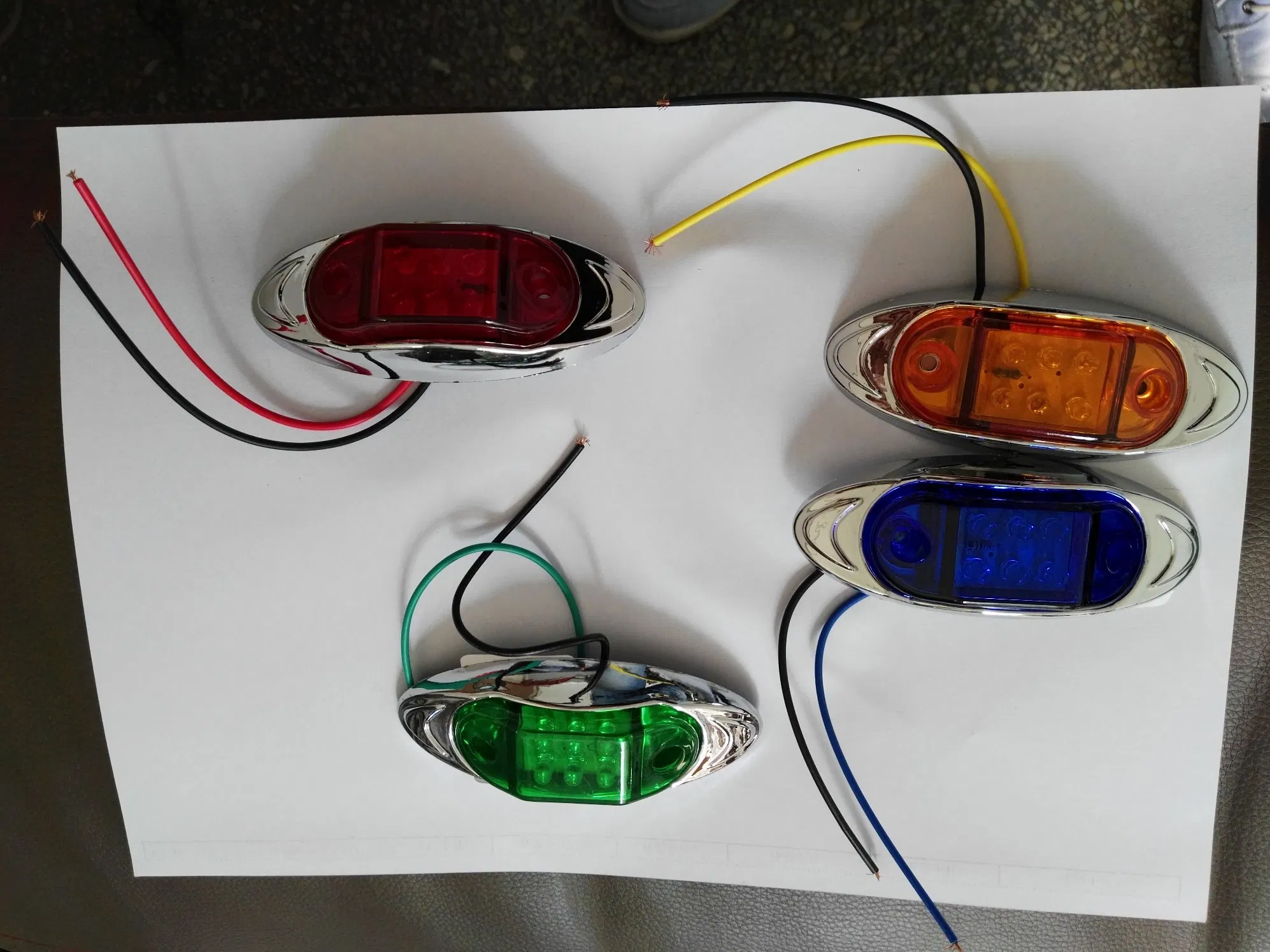 Боковой габаритный фонарь LED HC-T-5262 для грузовиков и прицепов