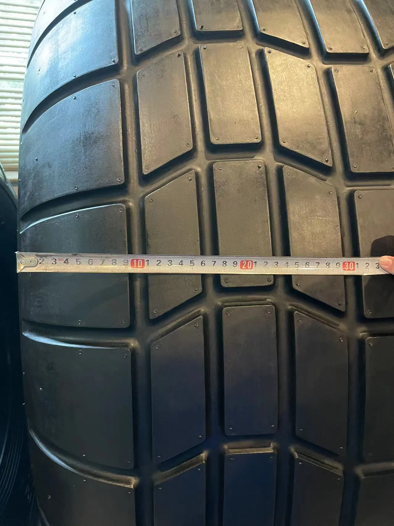 Sand Tyre Tl Tyre Sand Tyre F3 900-16 900-17 Sand Tires E-7 Tyre 66X44.00-25