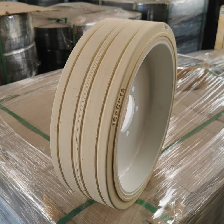 Skyjack Sjiii-3015/3215/3219 Aerial Scissor Lift Platform Tires 12X4 200X8 with Part Number 158438 158439