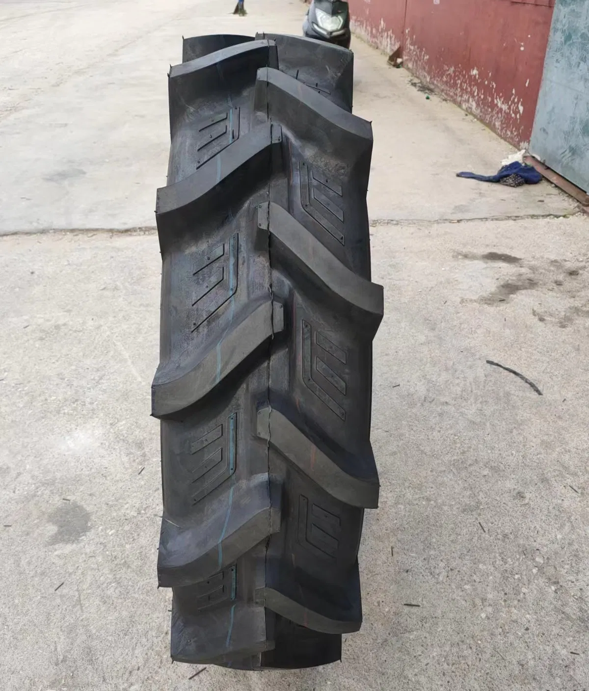 Farm Tyre, Tractor Tyre, Harvester Tyre, Agricultural Tyres with 11.2-24, 12.4-24, 14.9 -26, 11.2-28, 12.4-28, 14.9-30, 14.9-38, 16.9-28, 16.9-30, 18.4-30