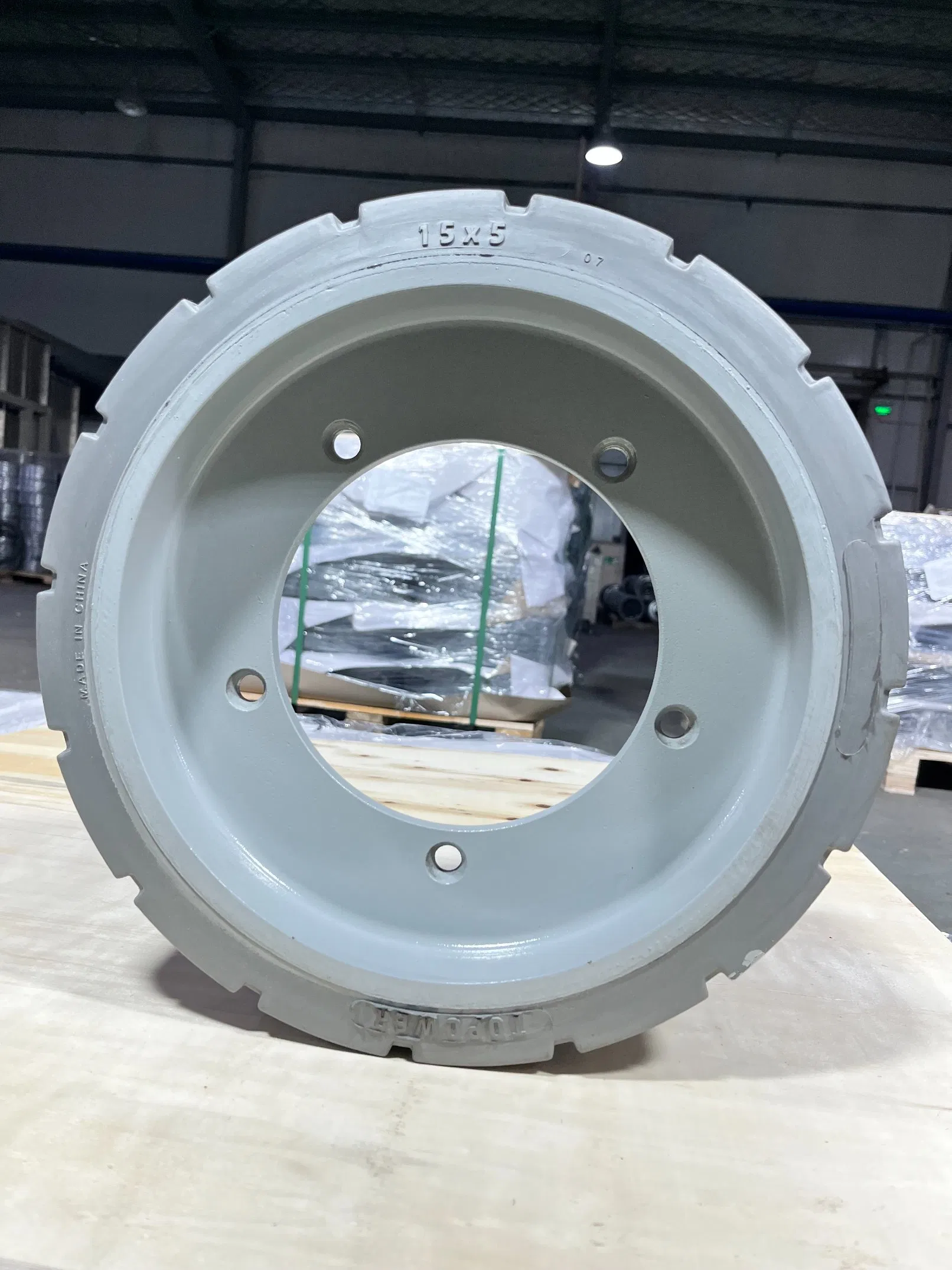 Non Marking Scissor Lift Tires for Genie Jlg Haulotte (15X5, 12X4.5)