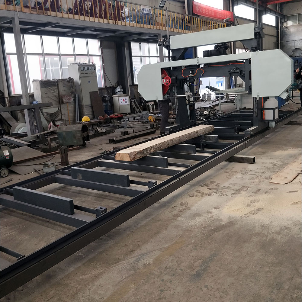 Heavy-Duty Hydraulic Automatic Horizontal Bandsaw Sawmill Machine 63" with 31HP B&S Motor