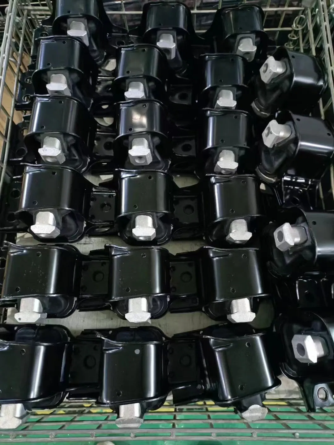 Опора двигателя для Mercedes-Benz 901 241 24 13