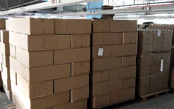 OEM Crystal Seat Type Car Perfume Bottle for Decoration